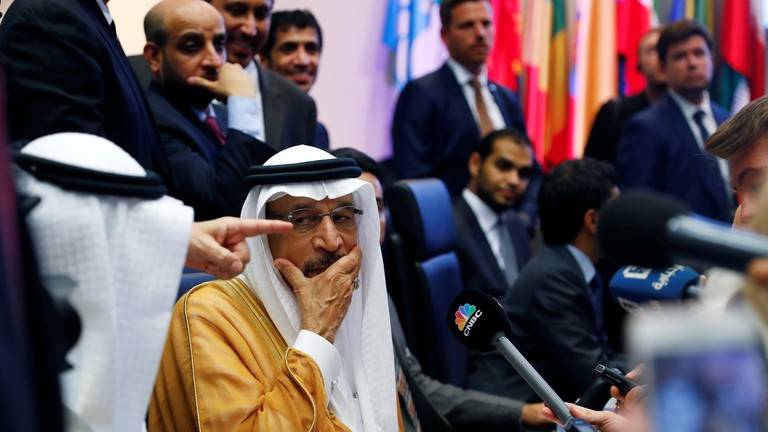السعودية تدعو مشتري النفط لتأمين الشحنات في هرمز