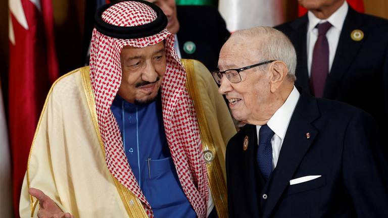 رؤساء عرب ينعون الرئيس التونسي الراحل