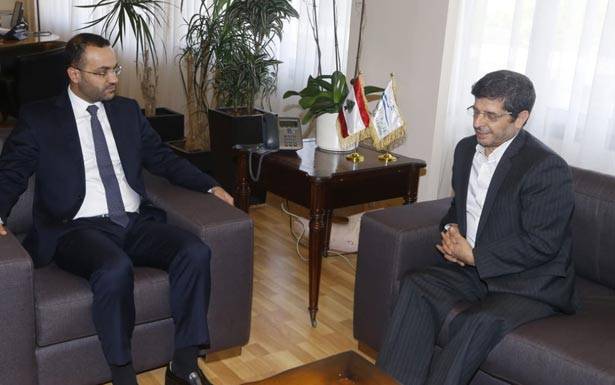 داود عرض تطوير العلاقات

مع المستشار الثقافي الايراني