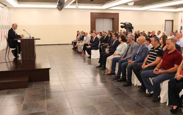 جعجع التقى وفد رؤساء مراكز

ومحازبي القوات في بلدان الانتشار