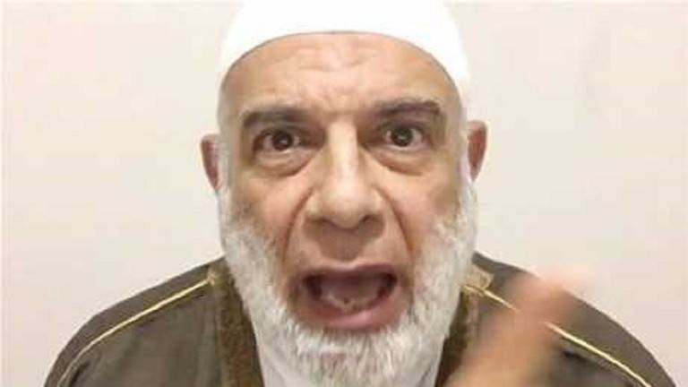 بعد بثه خطاب كراهية ضد السبسي.. تونس تمنع داعية مصري من دخول أراضيها