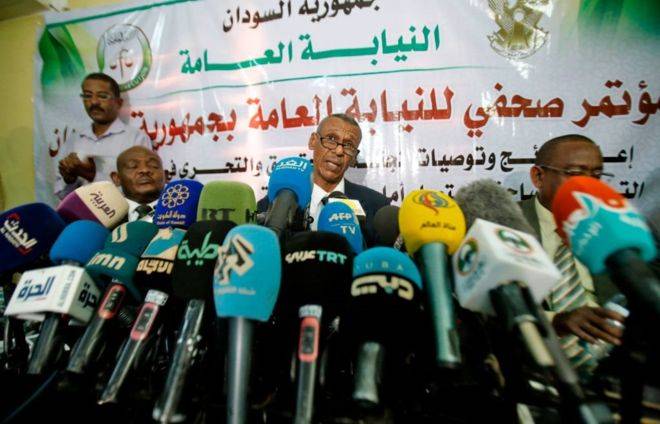 أزمة السودان: اتهامات لضباط بارزين بجرائم ضد الإنسانية في فض اعتصام القيادة العامة