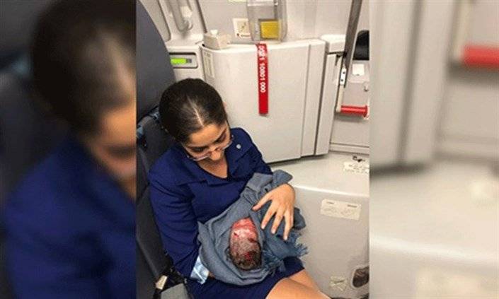 عملية توليد على متن طائرة “الميدل إيست”
