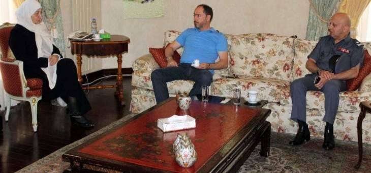 الحريري بحثت في التطورات المتصلة بقرار وزارة العمل وانعكاسها على صيدا
