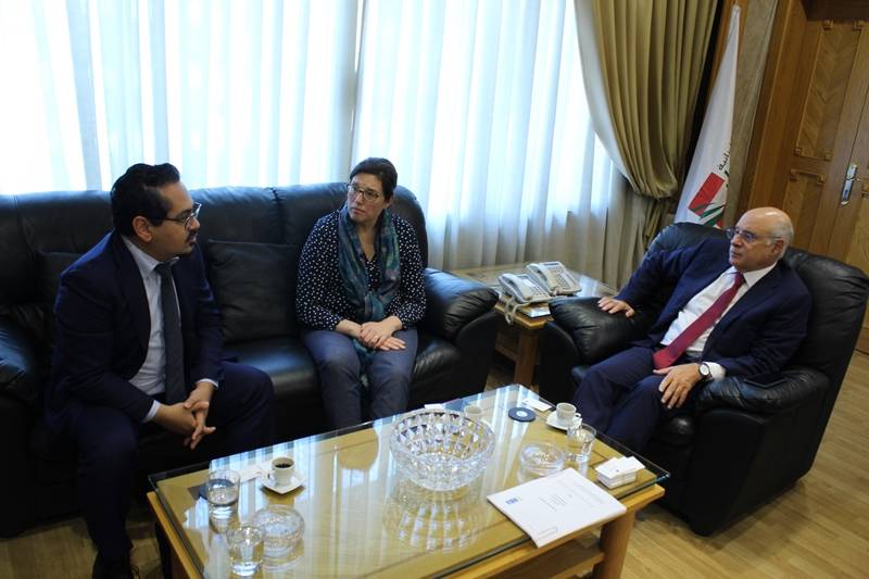 ابو سليمان بحث مع الاونروا خطة وزارة العمل ومع UNDP تعزيز الشفافية
