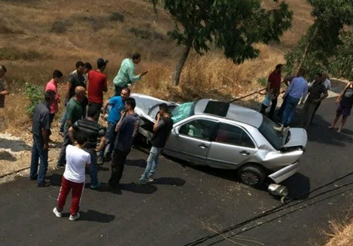 جريح في اصطدام سيارة بلوحة إعلانية في عكار