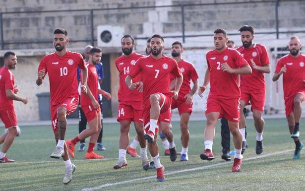 كرة قدم : يقص ونظيره العراقي شريط الافتتاح غداً

منتخب لبنان يغادر إلى كربلاء

لخوض بطولة غرب آسيا