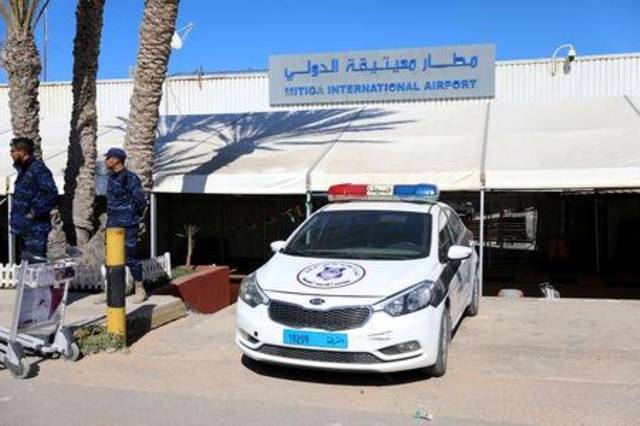 فوضى وذعر في مطار ليبي بعدما تسببت صواريخ في توقف الملاحة الجوية أمس