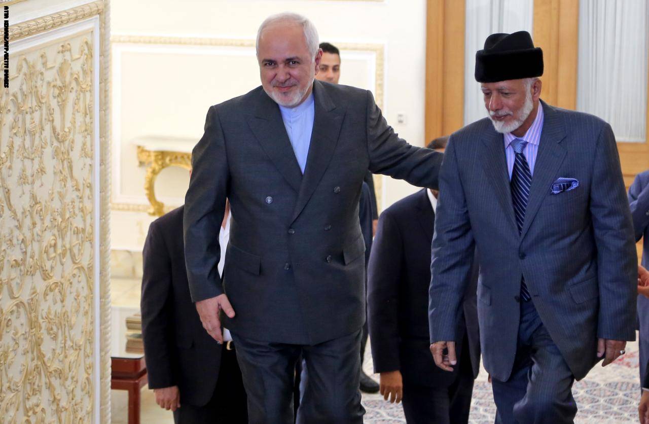 وزير خارجية عمان: نتعاون مع طهران لتنظيم حركة الملاحة في مضيق هرمز
