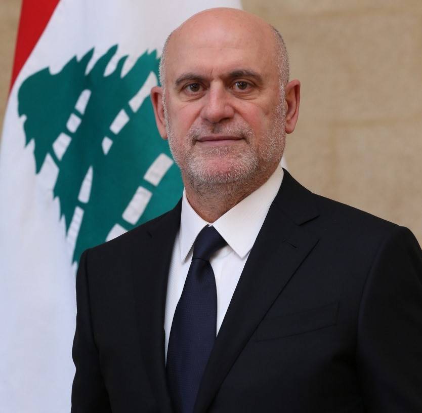 فنيانوس عرض مع بهية الحريري والدويهي ومارتينوس شؤونا مناطقية