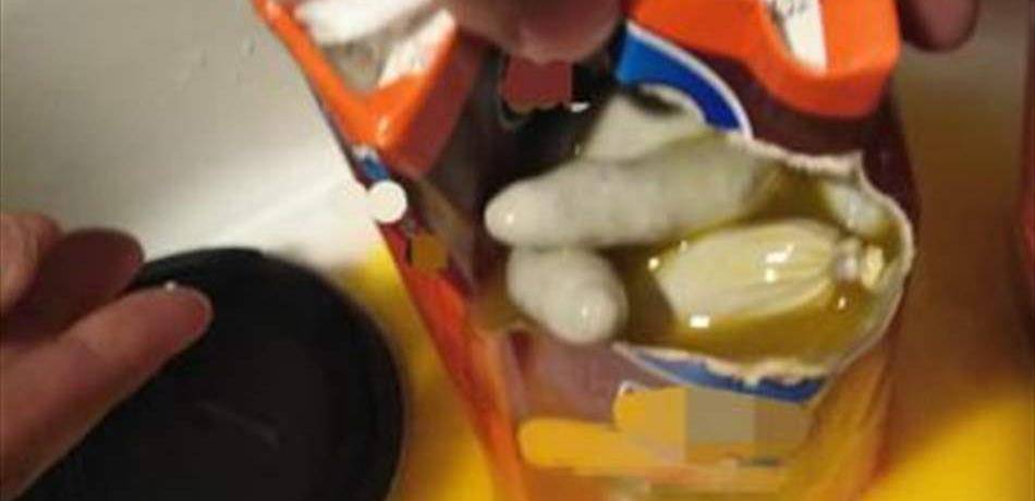علب عصير بنكهة المخدّرات.. ومحاولة غريبة لتهريبها! (صور)