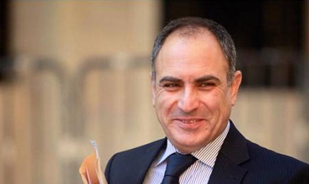 أسود عن محافظ الجنوب: محافظ لا يحافظ!