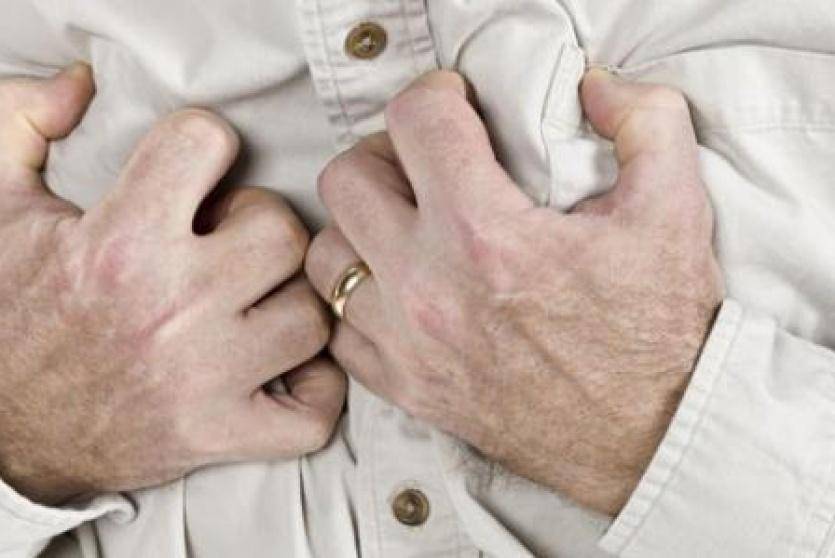 3 علامات تشير للإصابة بنوبة قلبية وطرق بسيطة لإنقاذ نفسك