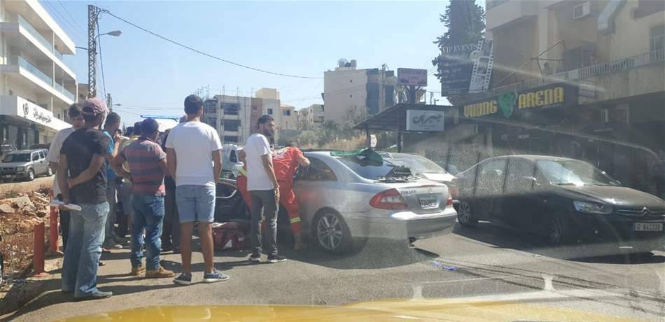 إصابة إمراة حامل بجروح.. هذا ما حدث على طريق عام ضهر العين- الكورة