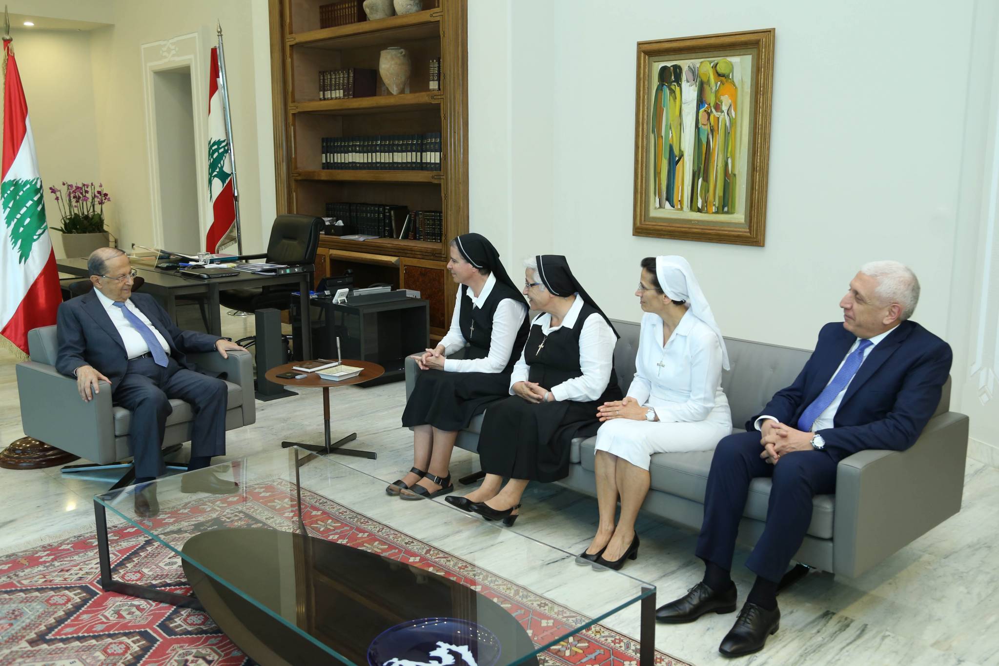 عون عرض مع السفير الخازن العلاقات اللبنانية ــ الفاتيكانية