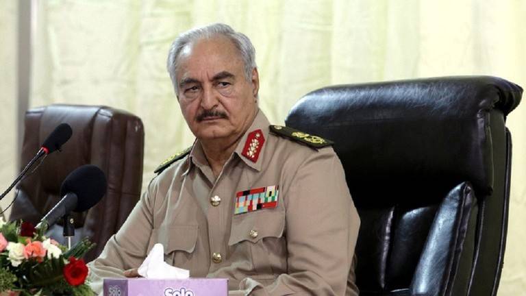 المشير خليفة حفتر يصل القاهرة