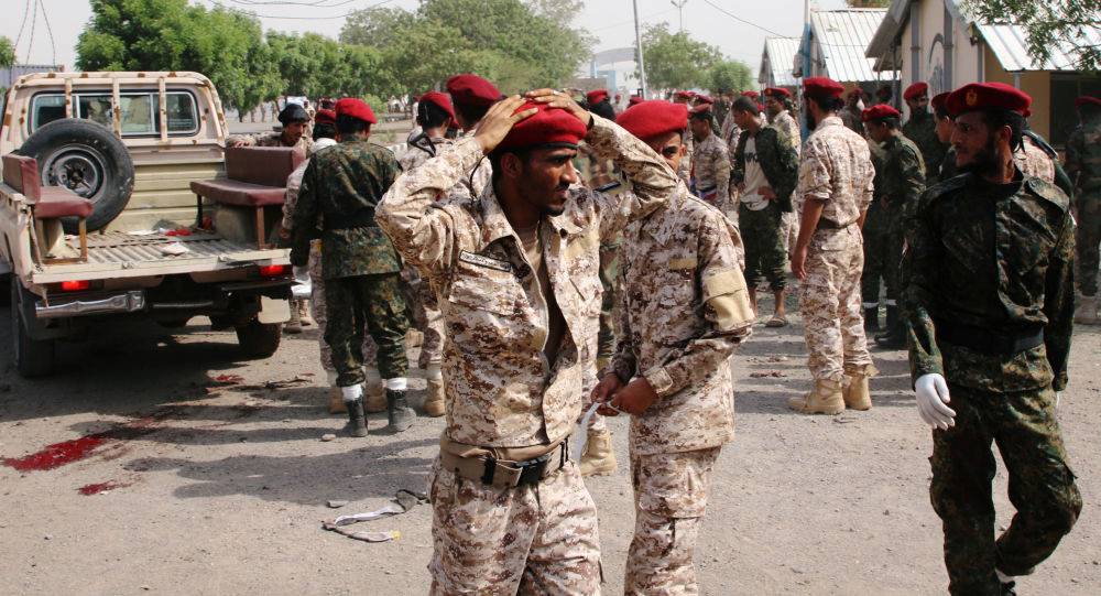 بالصور۔۔۔ عشرات القتلى في هجوم على عرض عسكري للجيش اليمني