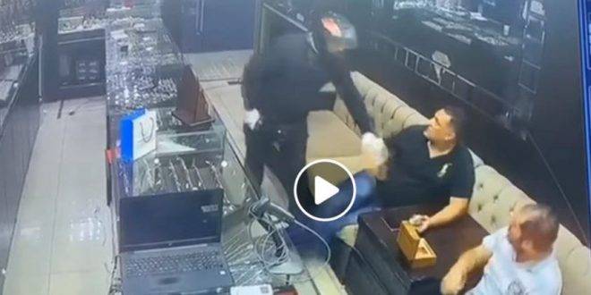 بالفيديو۔۔۔ سطو مسلّح على محلّ لبيع الذهب في عرمون