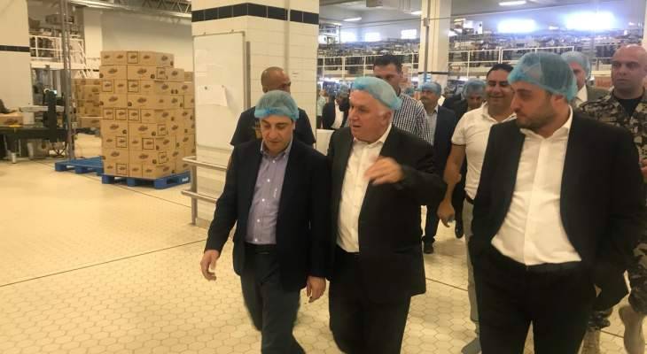 أبو فاعور جال في معامل ماستر شيبس في الفرزل
