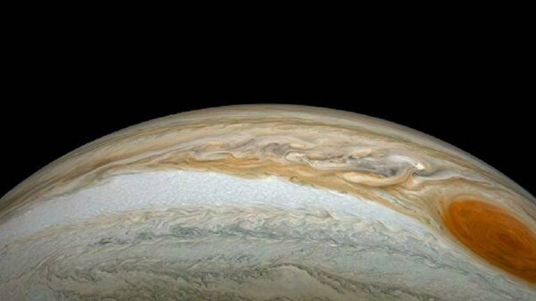المسبار Juno يلتقط صورا جديدة للبقعة الحمراء