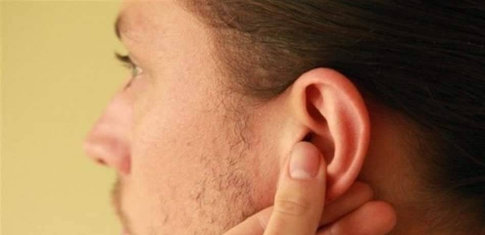 مساج الأذن يؤخّر أمراض الشيخوخة