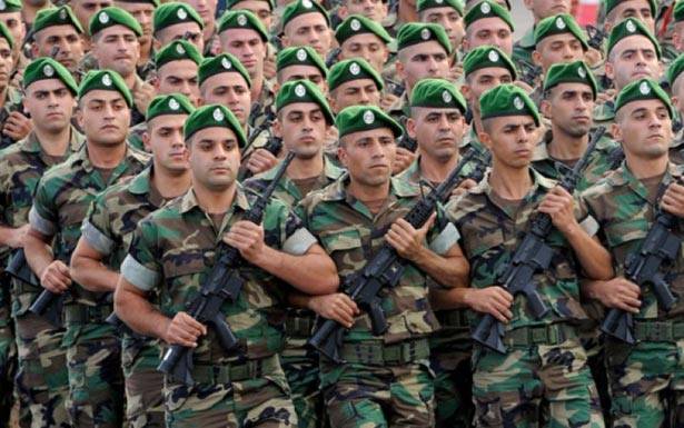 معايدات للجيش في عيده الـ74.. اضاءة شموع وقداس على نيّته
جنبلاط : التهنئة للجيش في عيده ـ جعجع : «جيشنا وحدو قدّا»