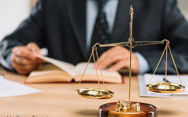 تسليم الشيك على سبيل الامانة لا يمنع وقوع

جرم المادة 666 عقوبات
