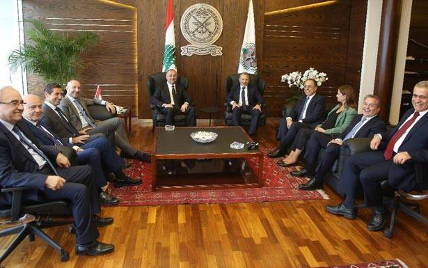 وفد من «لبنان القوي» برئاسة باسيل

زار بو صعب وقائد الجيش مهنئاً