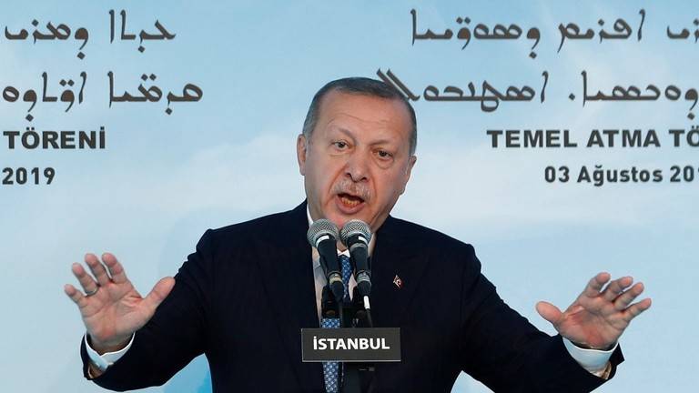 أردوغان: سندخل شرق الفرات كما دخلنا عفرين وأخبرنا روسيا وأمريكا بذلك