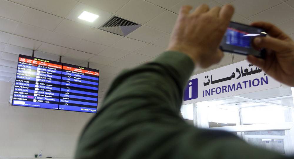 توقف حركة الملاحة في مطار معيتيقة الليبي بعد تعرضه لقصف