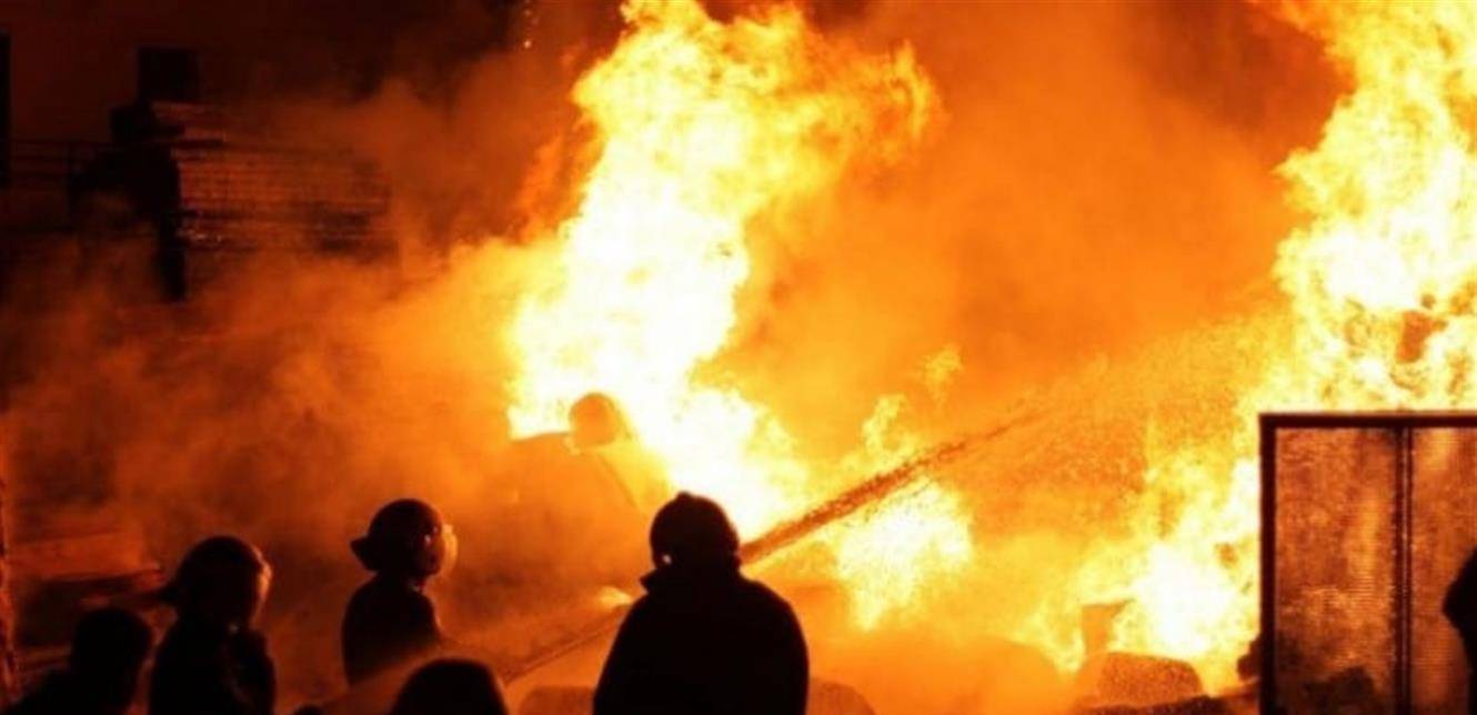 فرق الإطفاء تقاعست.. هكذا احترقت طفلة الأربعة أعوام على مرأى من الجميع!