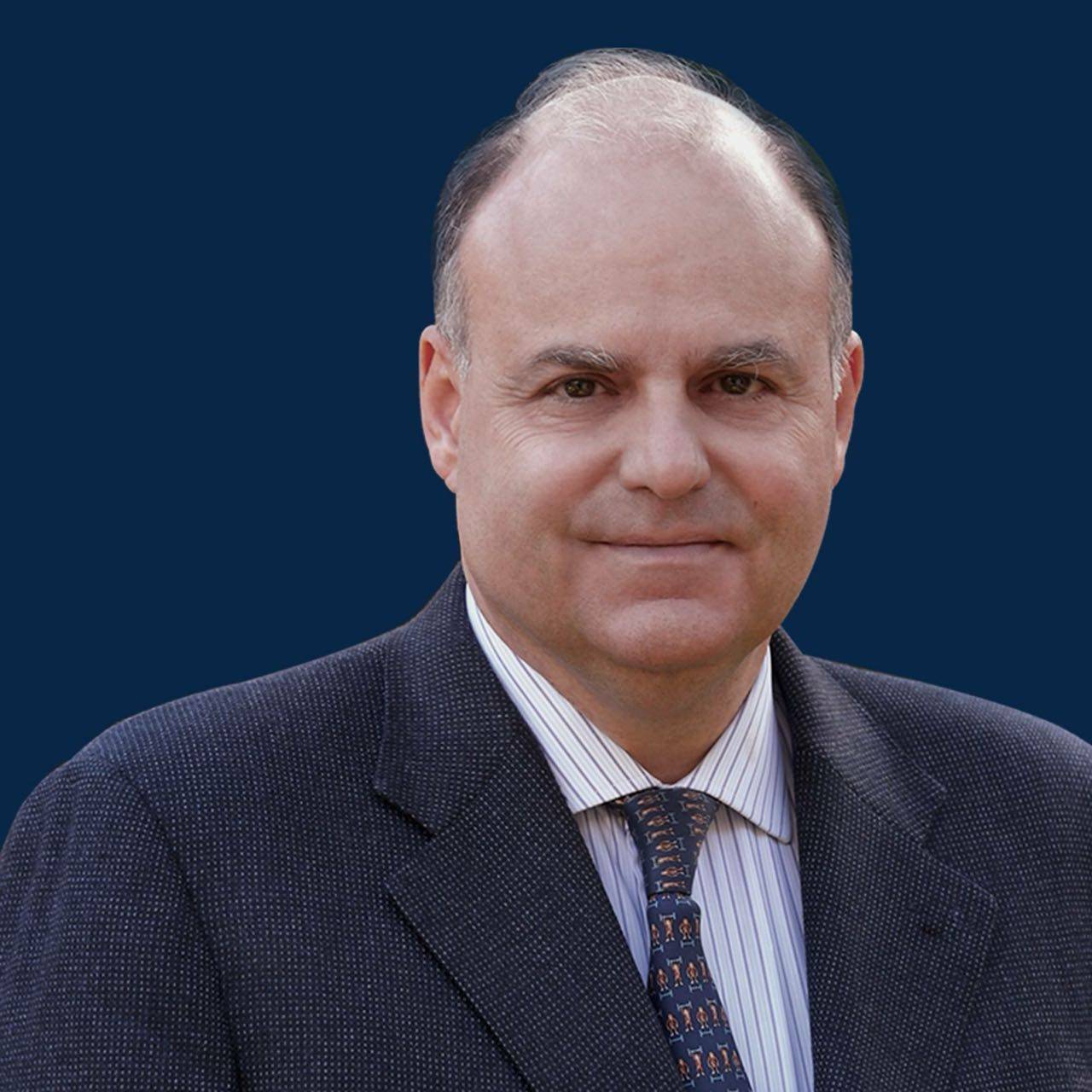قرداحي: ما زلنا نفاجأ بصرف وهدر مبالغ من هنا وهناك