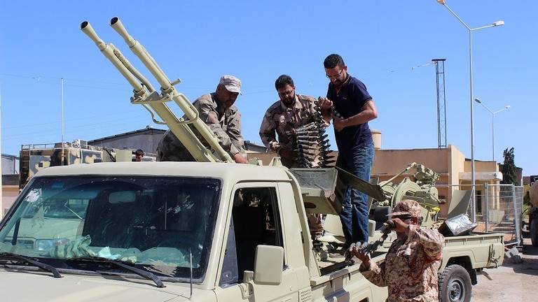 رويترز: حكومة الوفاق الليبية تزيد من نفقاتها الدفاعية
