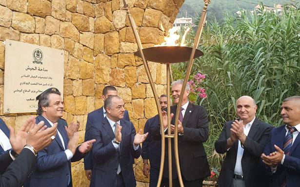 افتتح ساحة الجيش في جديدة الهرهرية القطين ـ كسروان

بو صعب : لن نسمح لأحد التدخّل بالقضاء

وإذا كانت الوقائع تزعج البعض فلن نقوم بتسوية