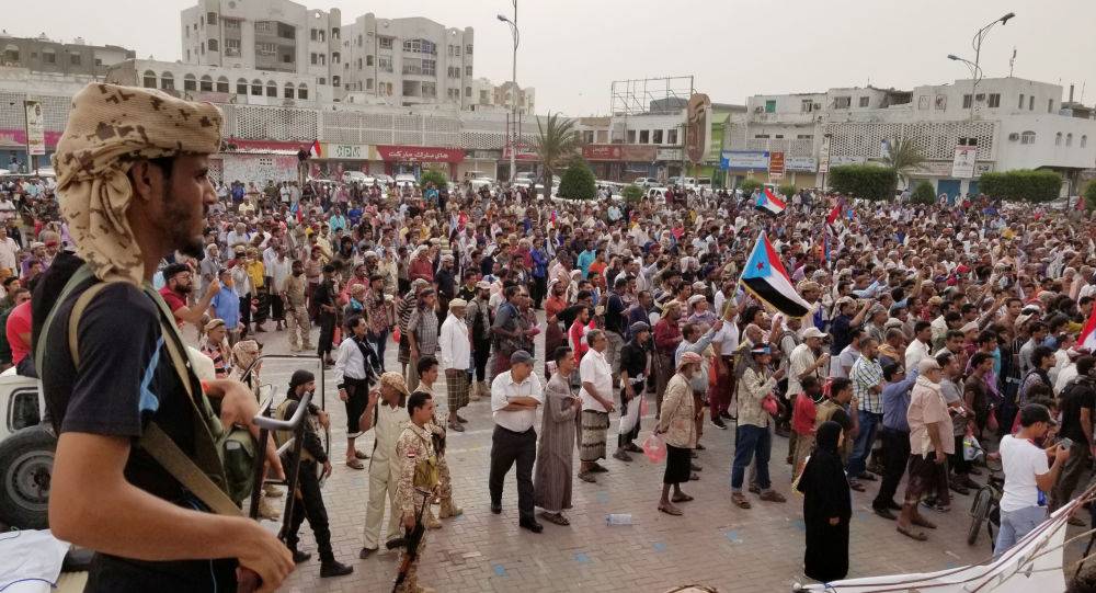 "المجلس الانتقالي" يكشف تفاصيل اشتباكات قصر المعاشيق في عدن