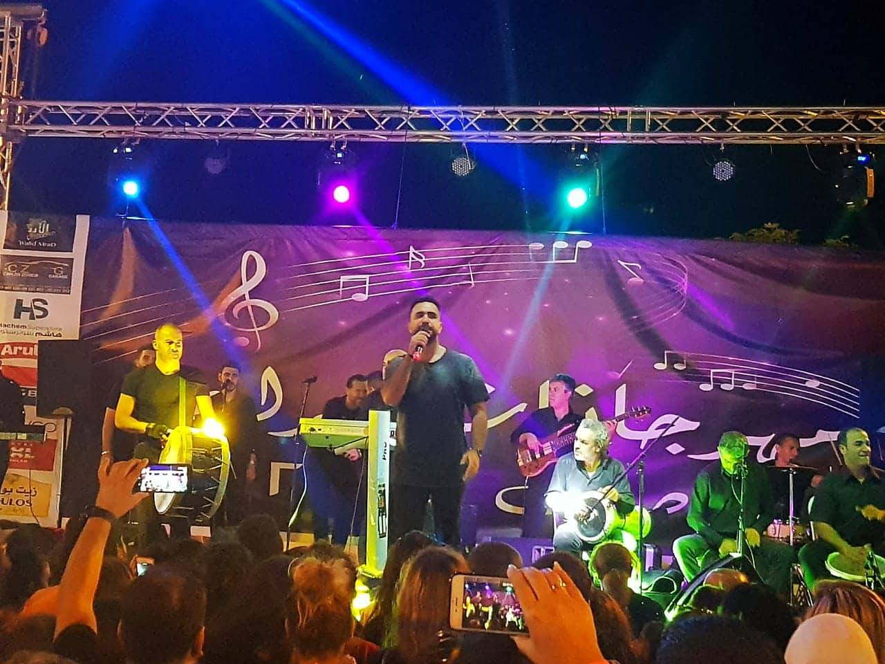 مهرجان حراجل۔۔ مشاركة واسعة من الفنانين والفنانات بينهم الأتات والأسمر والجميل ويزبك
نادر الأتات لـ"الديار": نطالب البلديات بدعم المهرجانات لتبقى وتستمر ولا تستسلم للأوضاع الاقتصادية!