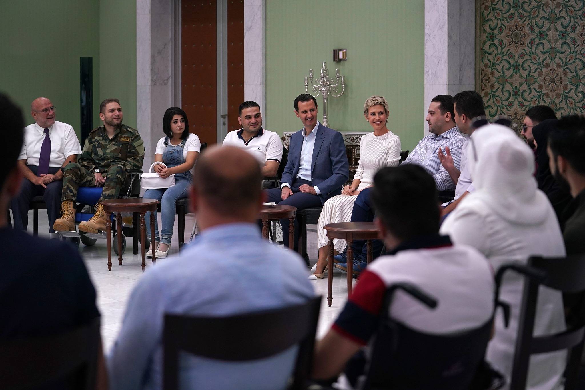 بالصور۔۔۔ الرئيس الاسد وزوجته يستقبلان جرحى الجيش الناجحين بالامتحانات للعام الدراسي 2019