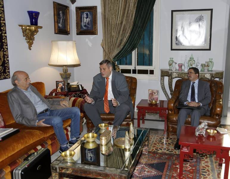 جنبلاط عرض التطورات مع كوبيتش