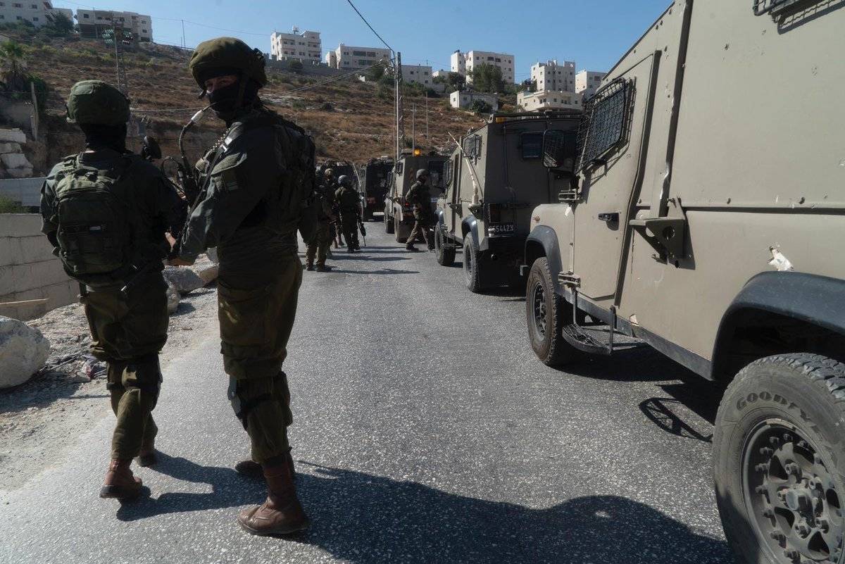 الاحتلال يبدأ بناء مئات الوحدات الاستيطانية في الضفة
مقتل جندي صهيوني بعملية طعن قرب بيت لحم