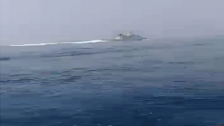 طهران تهدد بالرد على أي عدوان من البر والبحر والجو
