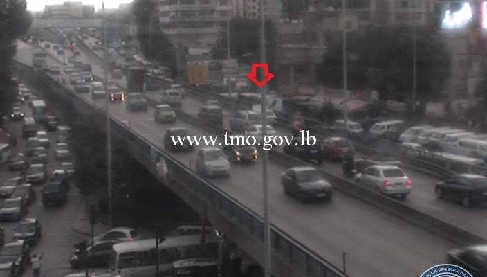 التحكم المروري: 3 جرحى نتيجة تصادم بين 4 مركبات على اوتوستراد جونيه