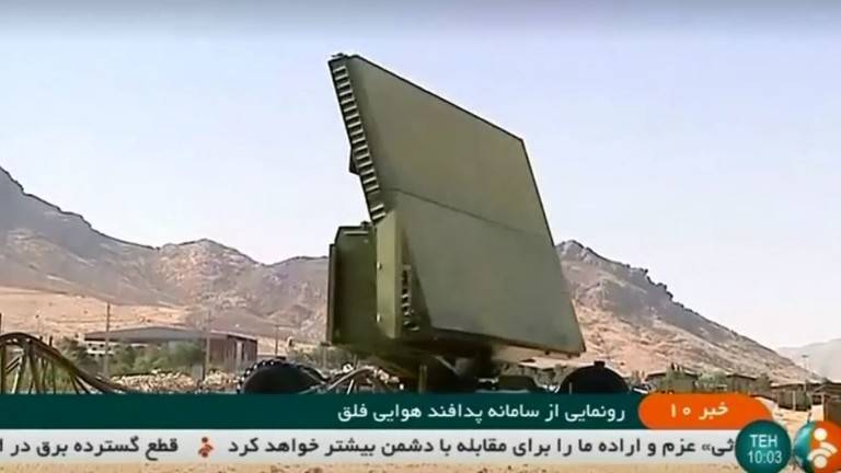 الجيش الإيراني يكشف النقاب عن منظومة "فلق"