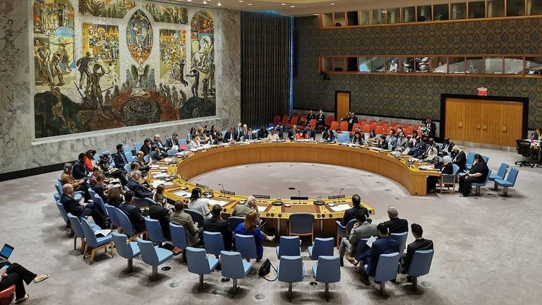 مصدر دبلوماسي: فرنسا طلبت عقد جلسة طارئة لمجلس الأمن حول ليبيا بعد مقتل موظفين أمميين اثنين هناك
