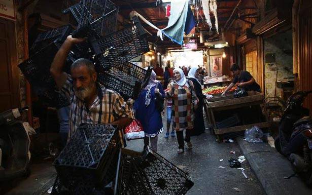 السياسيّون في طرابلس ارتأوا عدم استقبال المهنئين بالاعياد «للارتياح من شكاوى الناس»