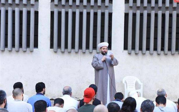 صلوات في عدد من المناطق... وكلمات أكدت ضرورة توحيد الصفوف