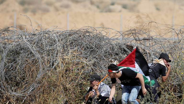 إسرائيل تبني جدارا إضافيا حول غزة لمنع "تسلل" الفلسطينيين