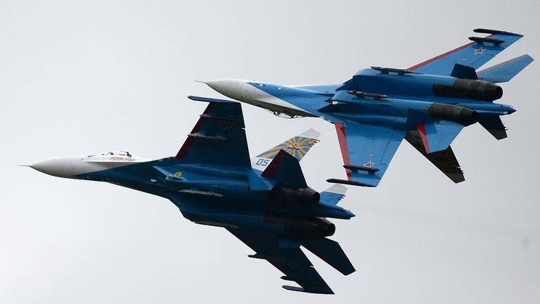 طائرات "سو-27" الروسية تبعد مقاتلة للناتو حاولت الاقتراب من طائرة وزير الدفاع الروسي فوق البلطيق