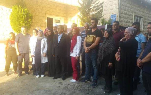 مجهولـون اعترضوا طـبيباً فـي بـعلـبـك...

وسلبوه سيّارتــه بــقوّة الـسلاح