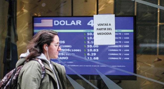 بورصة الأرجنتين تستقر بعد انهيار وسط مخاوف من تعثر سداد الديون
بورصة الأرجنتين تستقر بعد انهيار وسط مخاوف من تعثر سداد الديون
