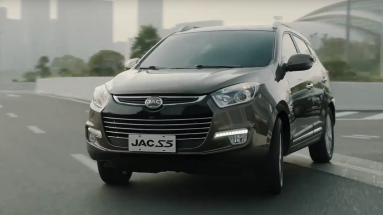 JAC الصينية تعود للأسواق بسيارة متطورة وأنيقة